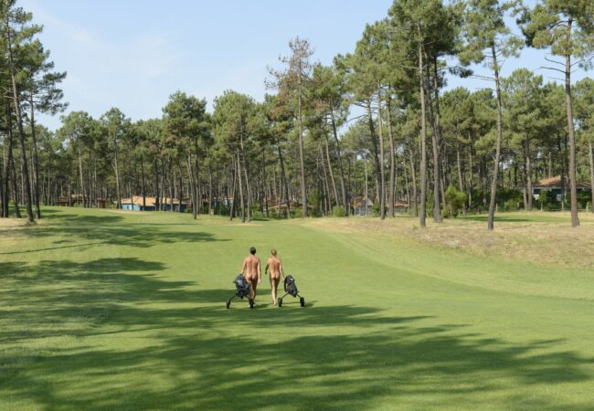 golfen in je blootje-bloot golfen-naturisten golfbaan Bloot golfen, naturisten golfbaan, golfen in je blootje