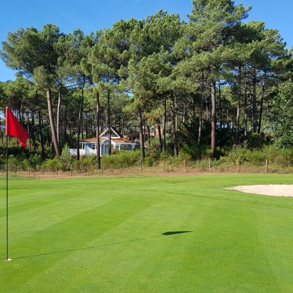 Naturist golf the only one in the world in La Jenny