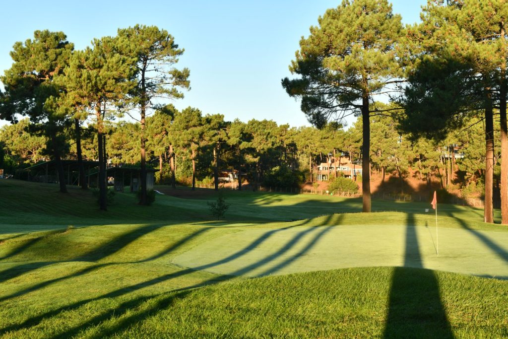 Golf insolite naturist Golf